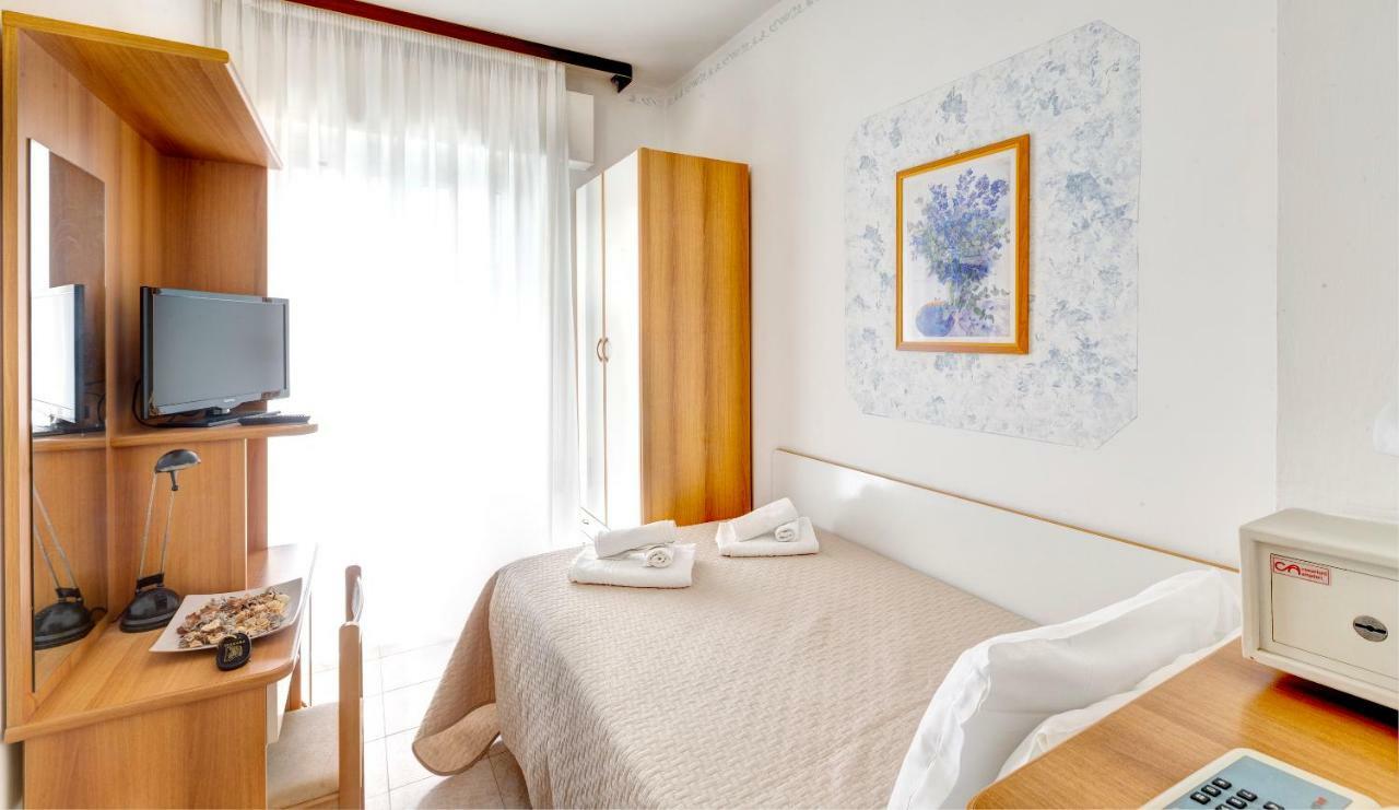 Hotel Niagara Ричоне Екстериор снимка