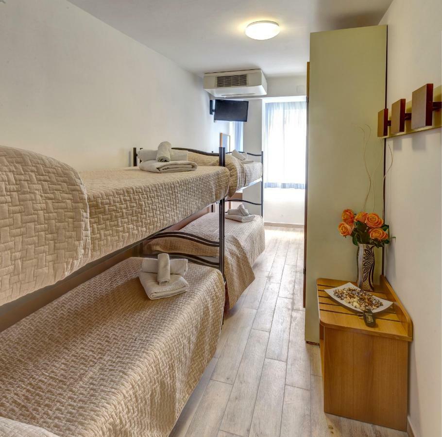 Hotel Niagara Ричоне Екстериор снимка